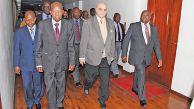 CONVERSAÇÕES GOVERNO/RENAMO: MEDIADORES E DELEGAÇÕES PODERÃO VOLTAR A REUNIR –SE HOJE